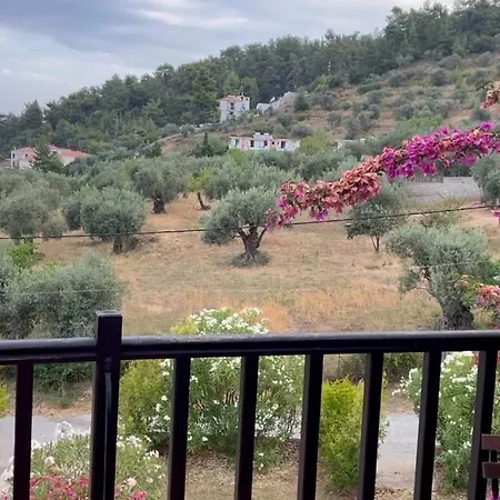 Emilia House ,private Yard, 1 Km To Town, Sleeps 4 Σπίτι διακοπών