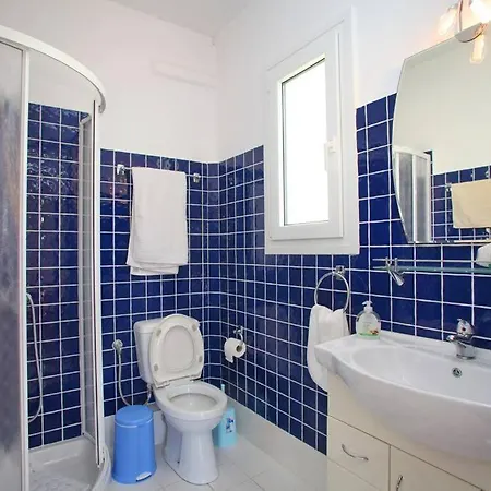 Emilia House ,private Yard, 1 Km To Town, Sleeps 4 Σκόπελος
