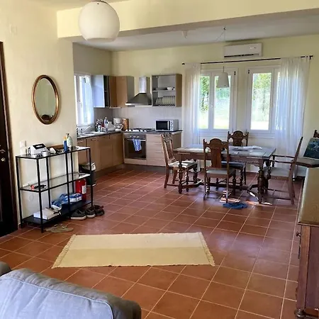 Emilia House ,private Yard, 1 Km To Town, Sleeps 4 Σπίτι διακοπών Σκόπελος