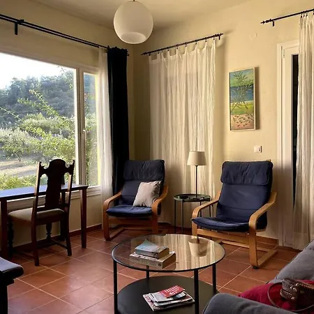 Emilia House ,private Yard, 1 Km To Town, Sleeps 4 Σκόπελος