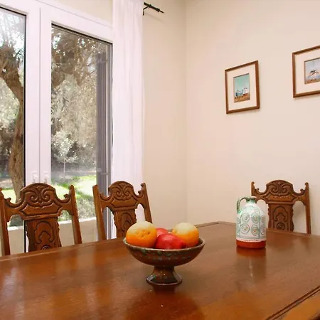 Emilia House ,private Yard, 1 Km To Town, Sleeps 4 Σπίτι διακοπών *